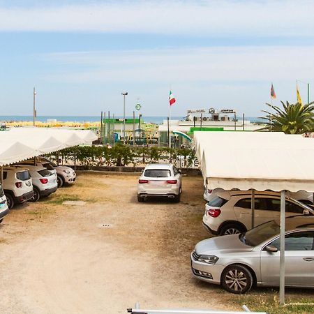 Hotel Vela D'Oro Rimini Exterior foto