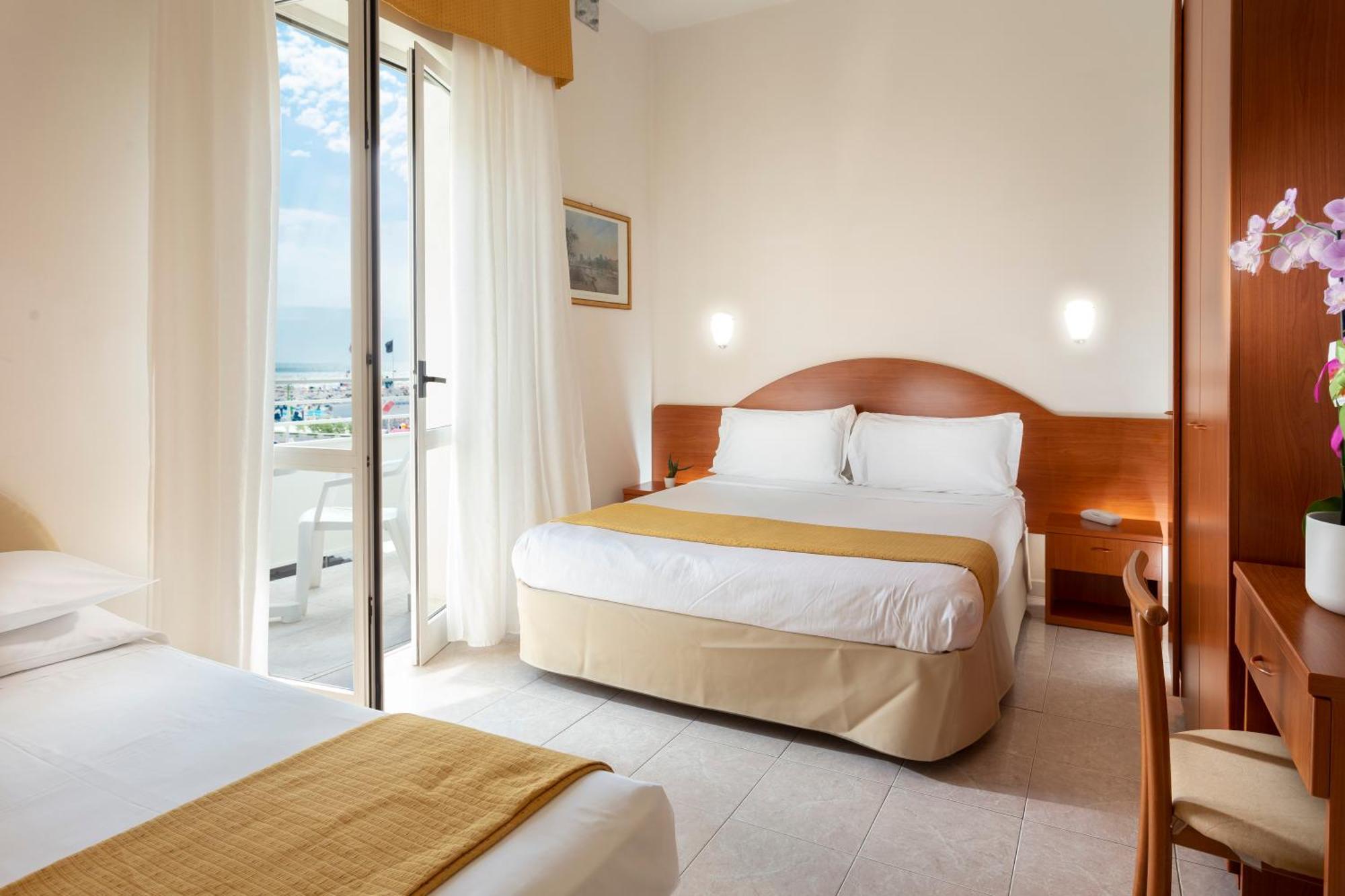 Hotel Vela D'Oro Rimini Exterior foto