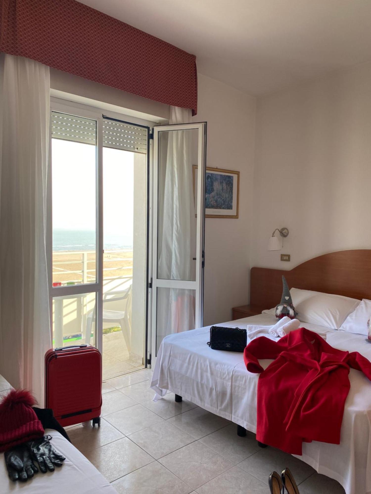 Hotel Vela D'Oro Rimini Exterior foto