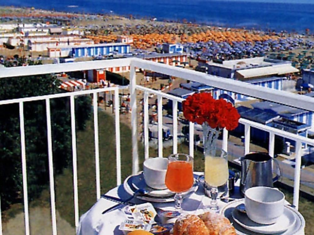 Hotel Vela D'Oro Rimini Exterior foto